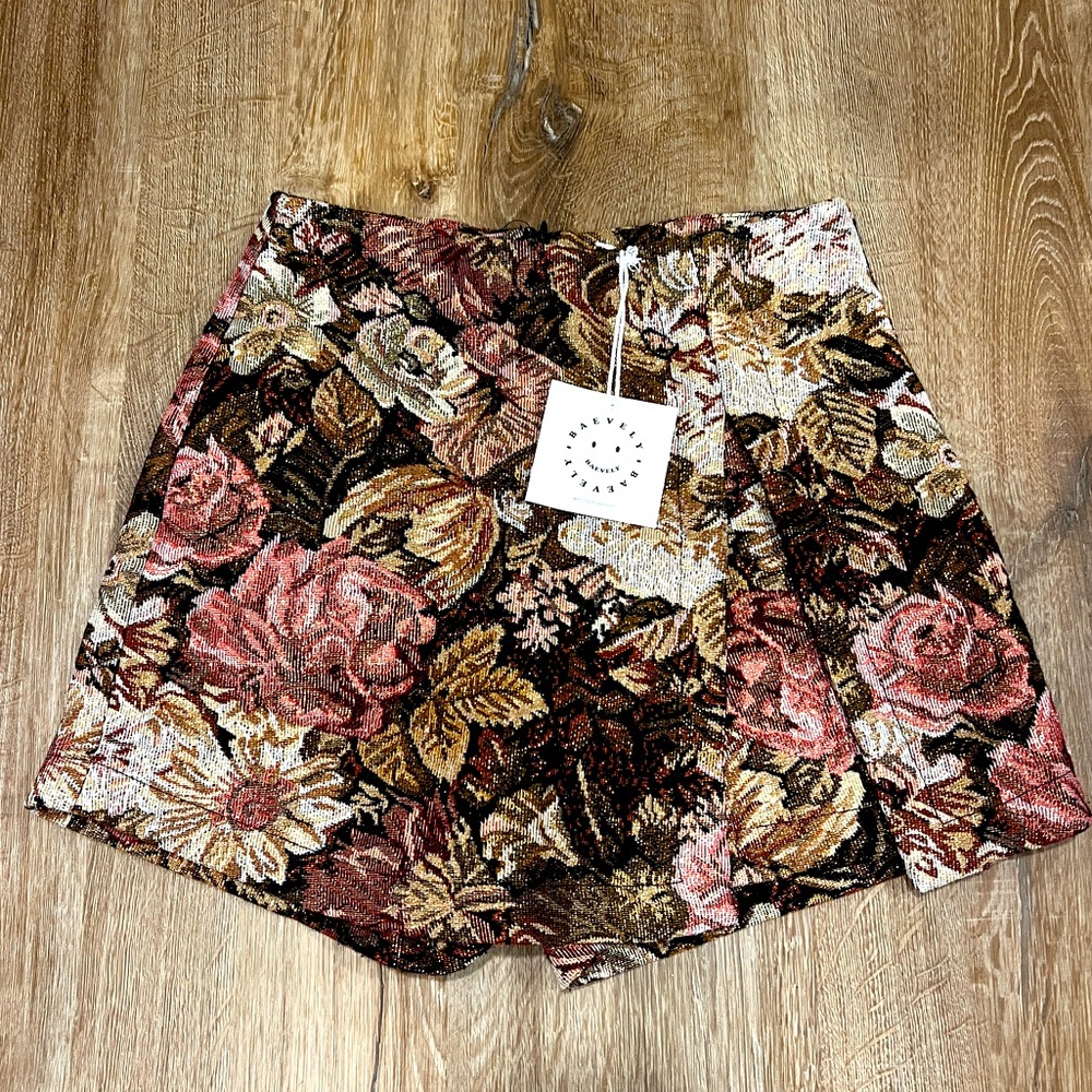 Floral pleated skort